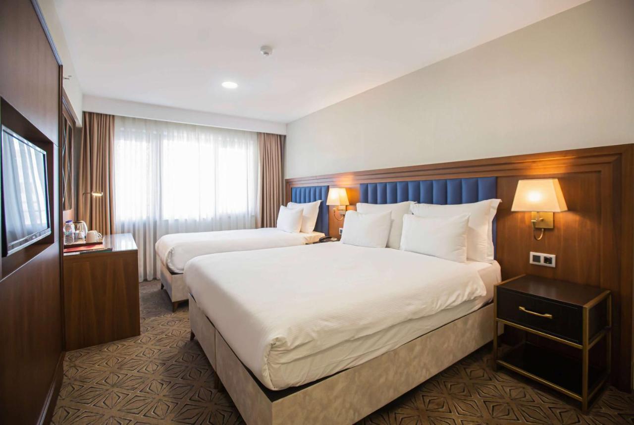 Hotel Ramada Plaza Sultanahmet Provincia di Provincia di Istanbul Esterno foto A room at the hotel